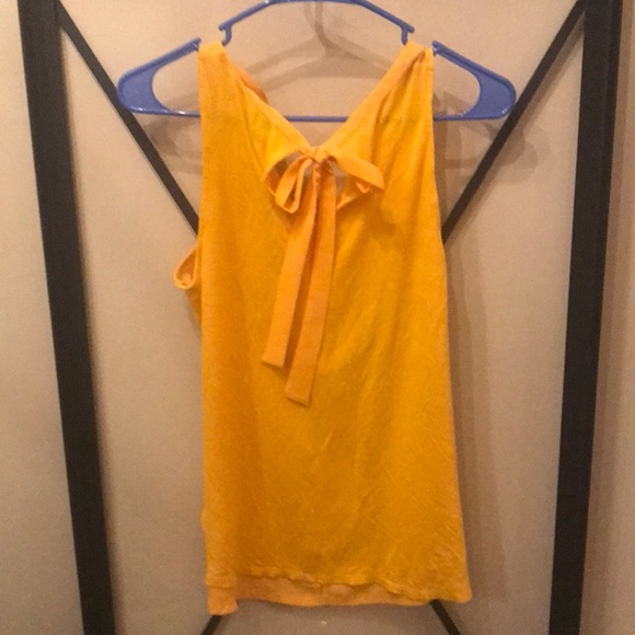 Express Ruffle Top (large) - Picture 2 of 3